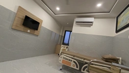 Reliable Hospital Suite Room with Premium Patient Facilities